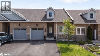 Building Photo - 60 Lily Dr