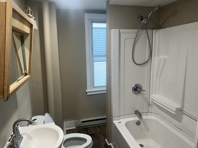 Foto del edificio - 704 Ridge St