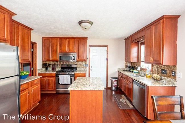 Building Photo - 4 br, 2 bath House - 8233 Hurricane Lane