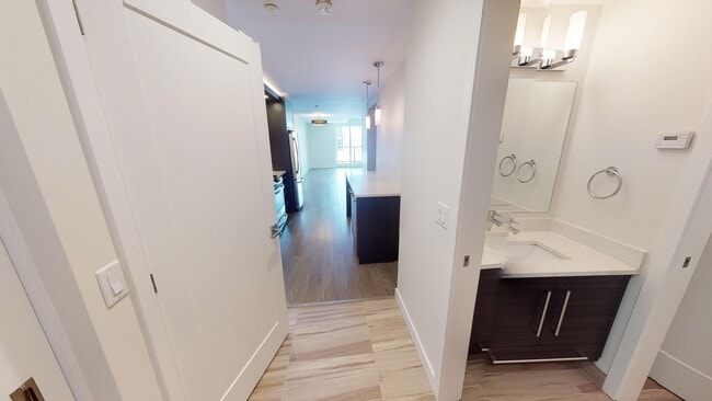 Building Photo - Maple