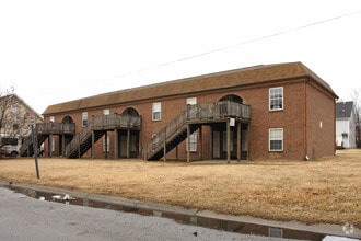 Building Photo - Bayshore Townhomes