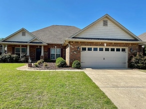 Building Photo - 115 Woodvale Dr