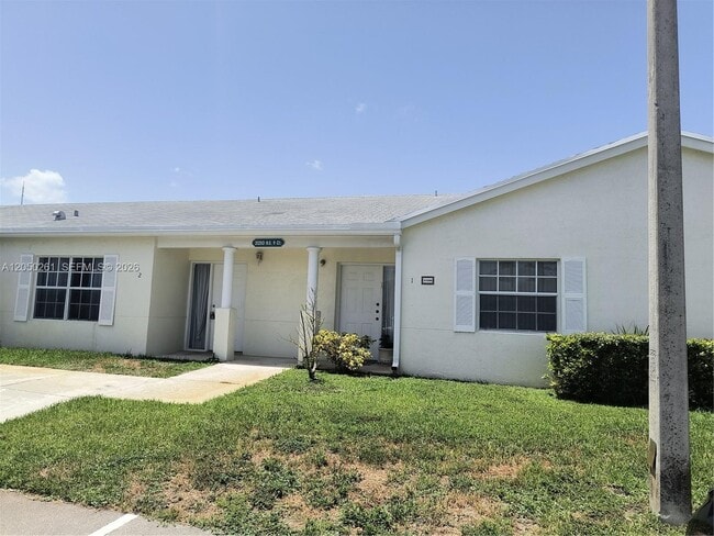 Building Photo - 21250 NE 9th Ct