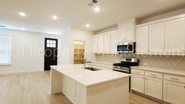 Building Photo - 9029 Scarp Hl Ln