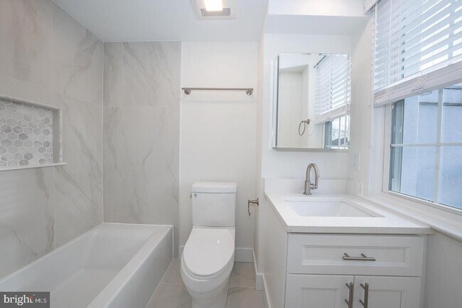Foto del edificio - 1740 Oakwood Terrace