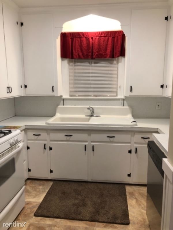 Foto del edificio - 3 br, 1.5 bath House - 670 Highland Ave