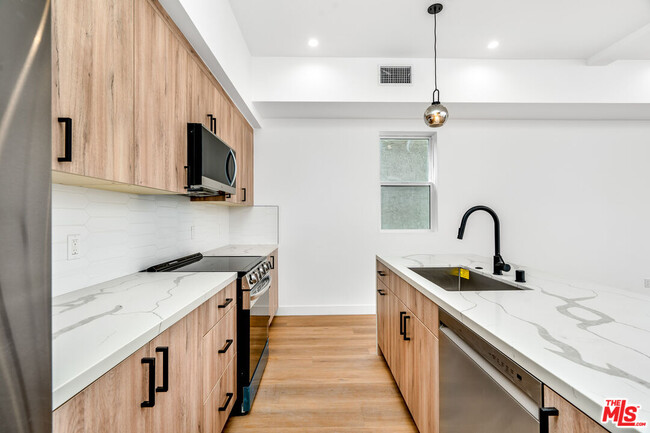 Foto del edificio - 10821 Morrison St