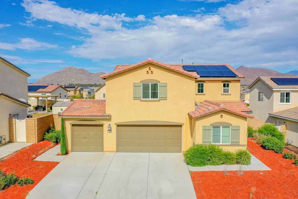 Primary Photo - 32184 Rambling Ct