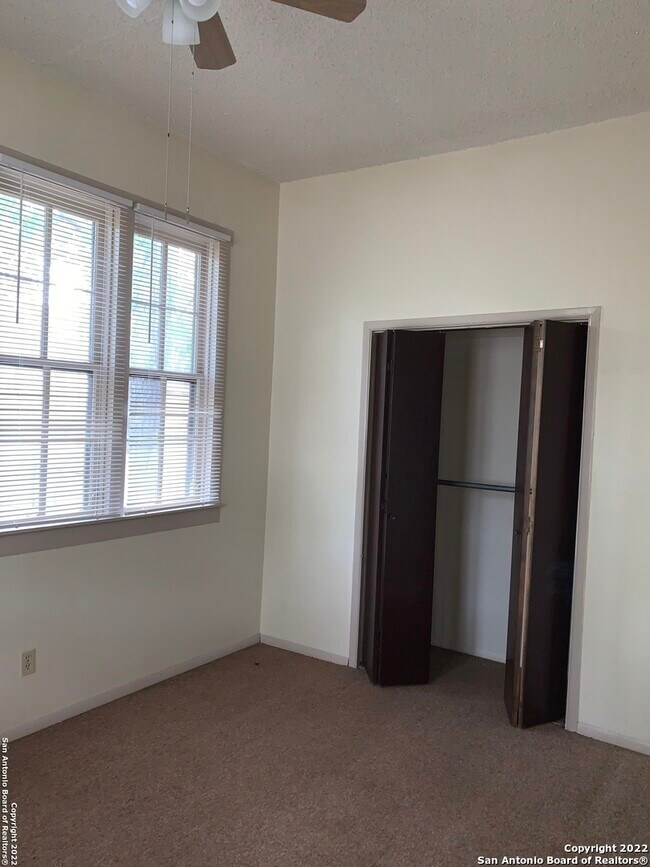 Building Photo - 1107 Avant Ave