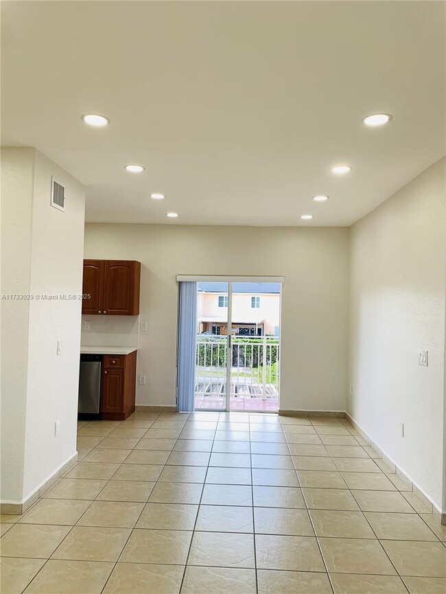 Foto del edificio - 7370 NW 174th Terrace