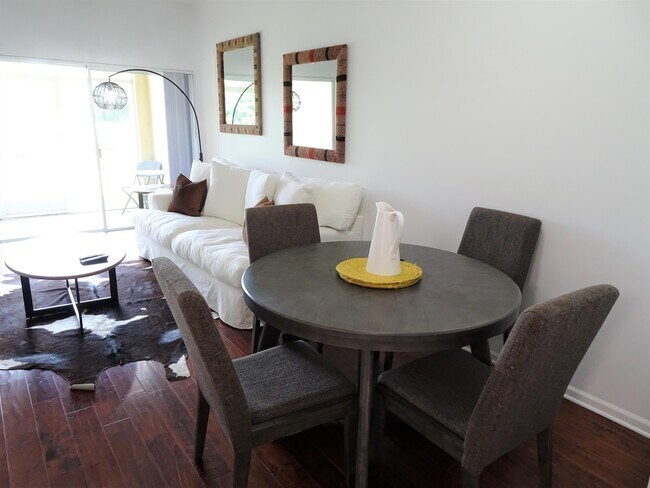 Foto del edificio - 2040 Greenview Shores Blvd