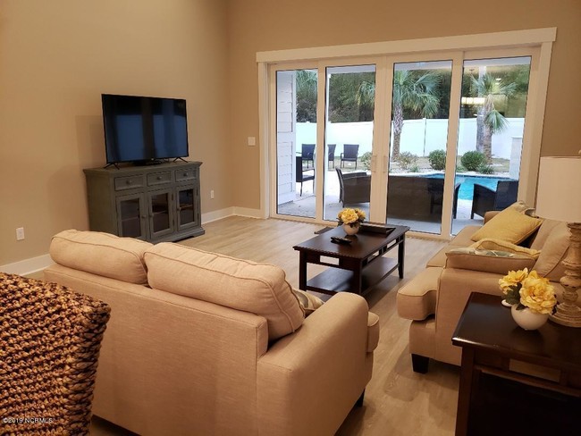 Building Photo - 1303 Tilapia Way