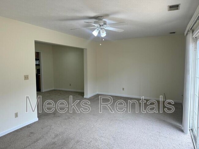 Foto del edificio - 412 Fletcher Rd