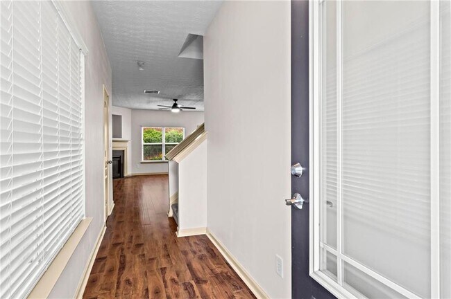 Foto del edificio - 867 Crested Hawk Trail