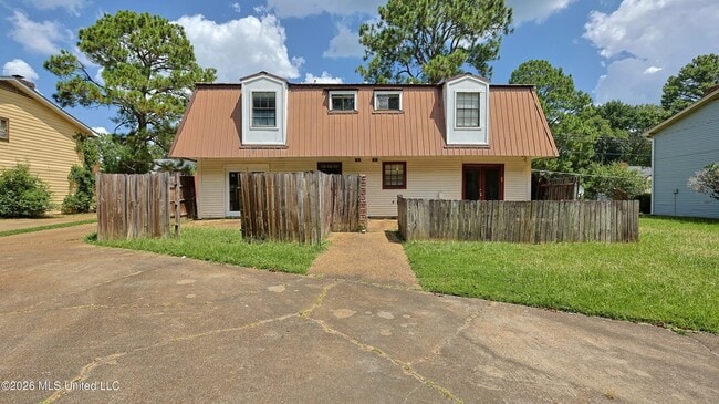 Building Photo - 1121 Woodfield Dr