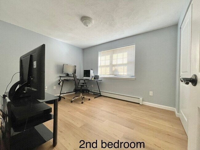 Foto del edificio - 10 Kenmar Dr