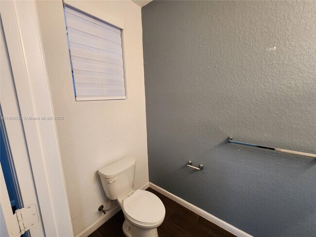 Foto del edificio - 1421 SE 24th Terrace