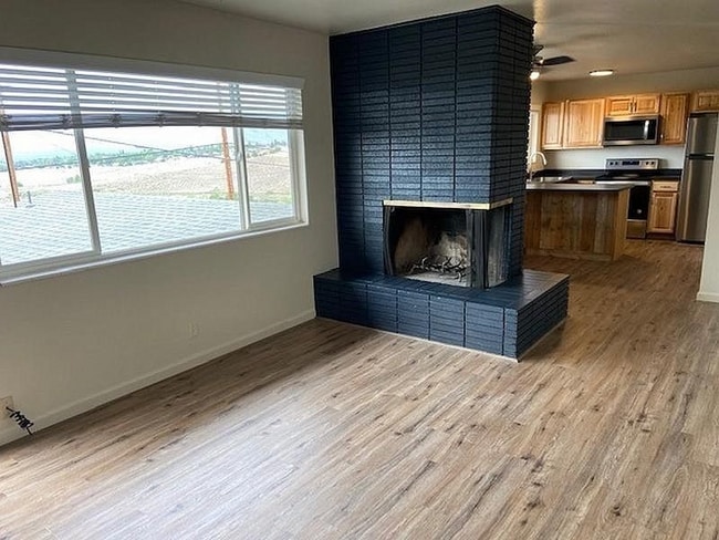 Building Photo - 307 Moraine Way