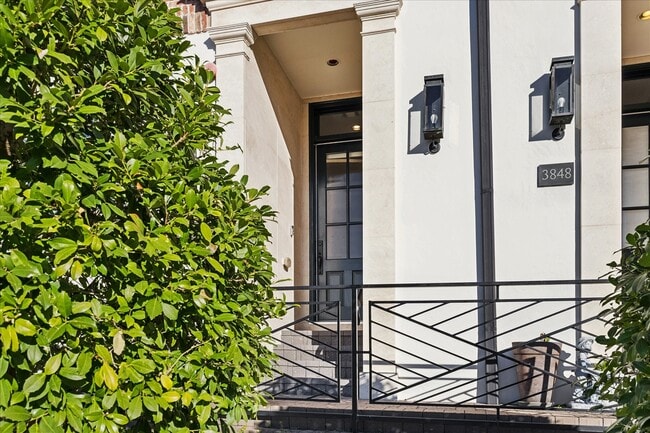 Foto del edificio - 3850 Glen Arbor Dr