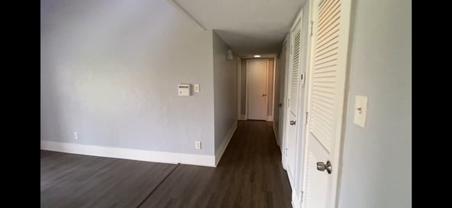Building Photo - One Bedroom unit in Grenelefe