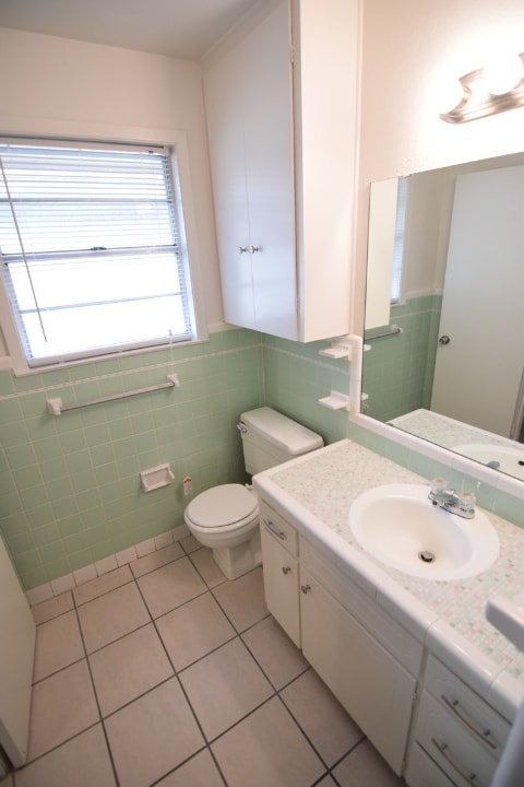 Building Photo - 3021 Shady Hill Dr