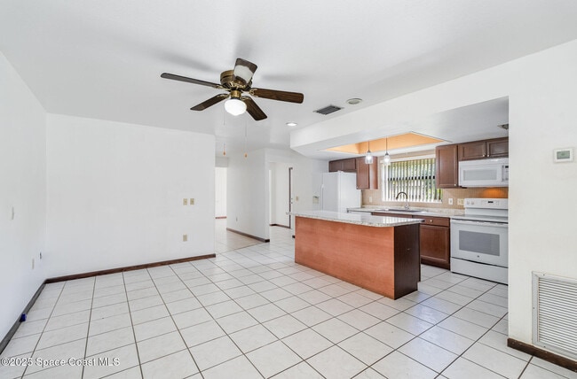 Foto del edificio - 178 Cinnamon Lake Cir