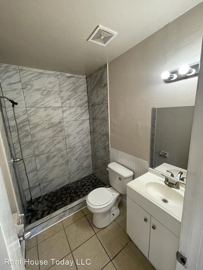 Building Photo - 3 br, 1 bath House - 226 6th Jpv
