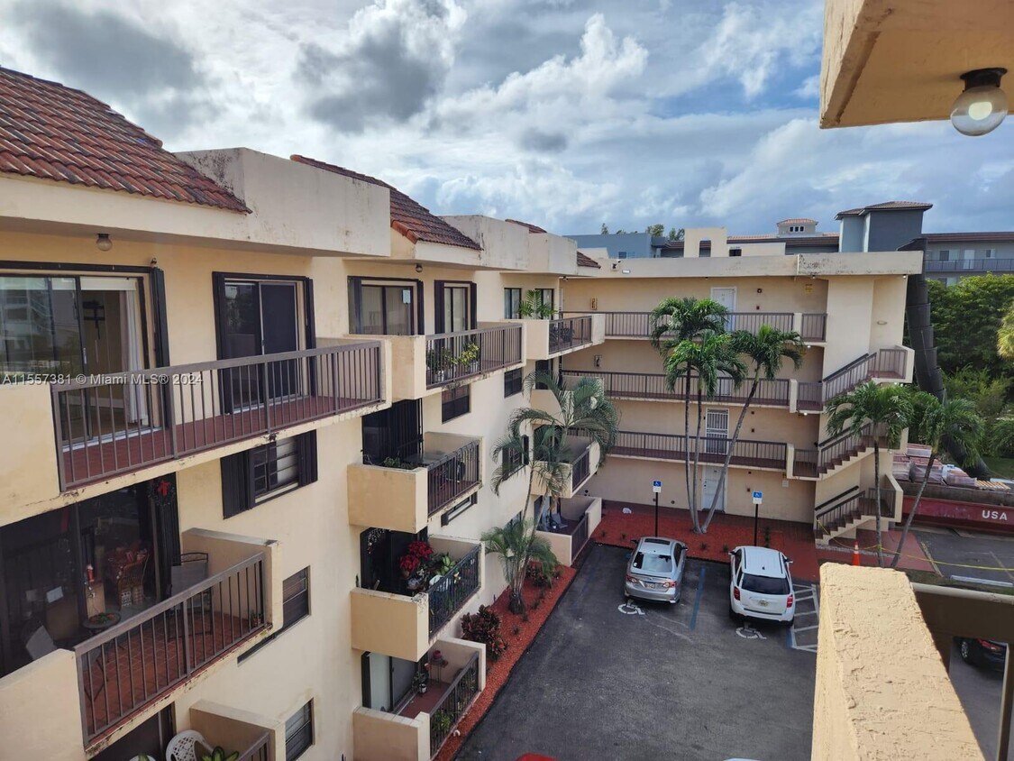 Primary Photo - 995 SW 84th Ave