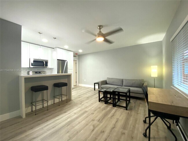Foto del edificio - 7901 SW 64th Ave