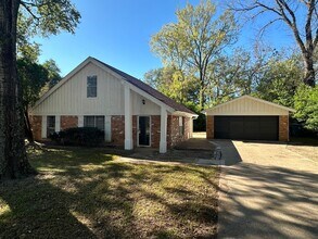 Building Photo - 100 Forest Creek Dr