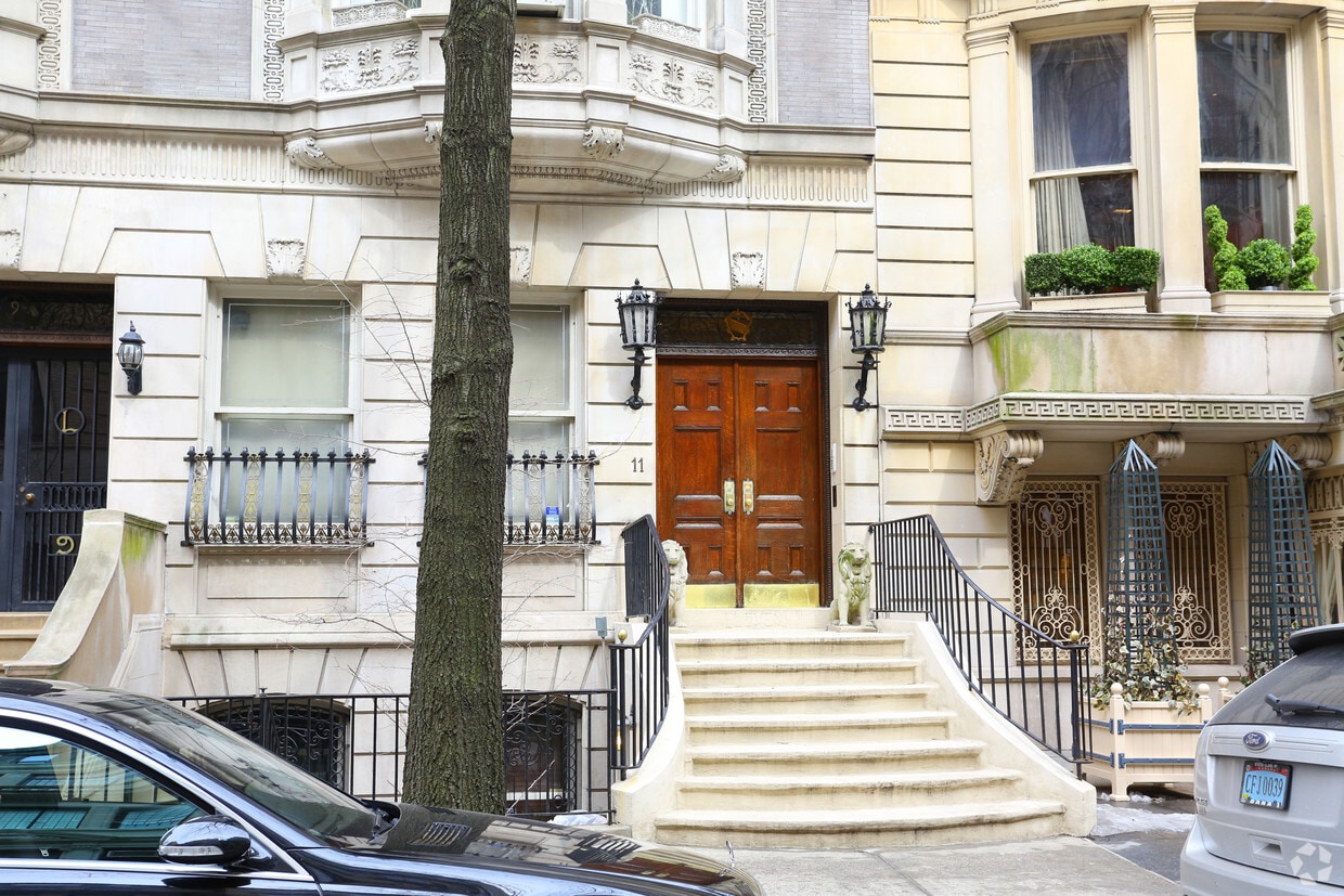 Building Photo - 11 E 76th St