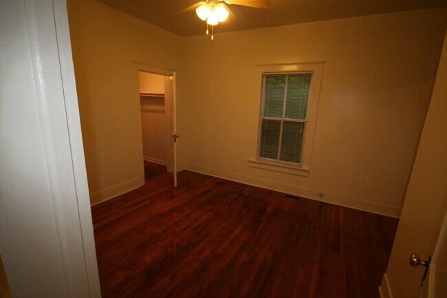 Foto del edificio - Adorable 2 Bedroom Walltown Home / All App...