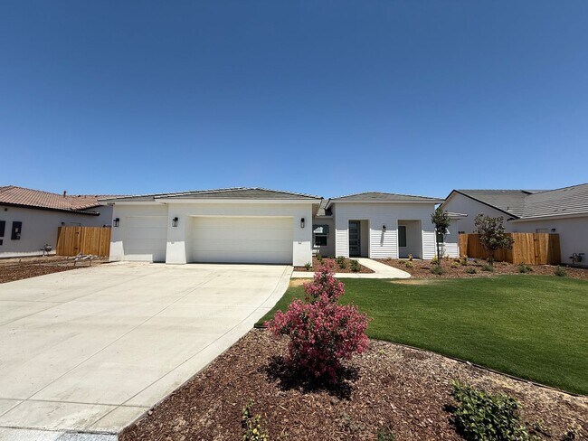 Building Photo - 16806 Mairs Dr