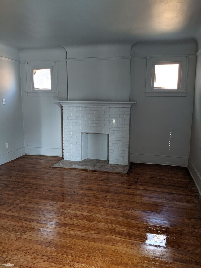 Building Photo - 2 br, 1 bath House - 3651 Bedford St Lower...