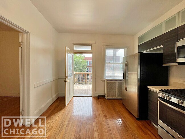 Foto del edificio - 3517 N Wilton Ave