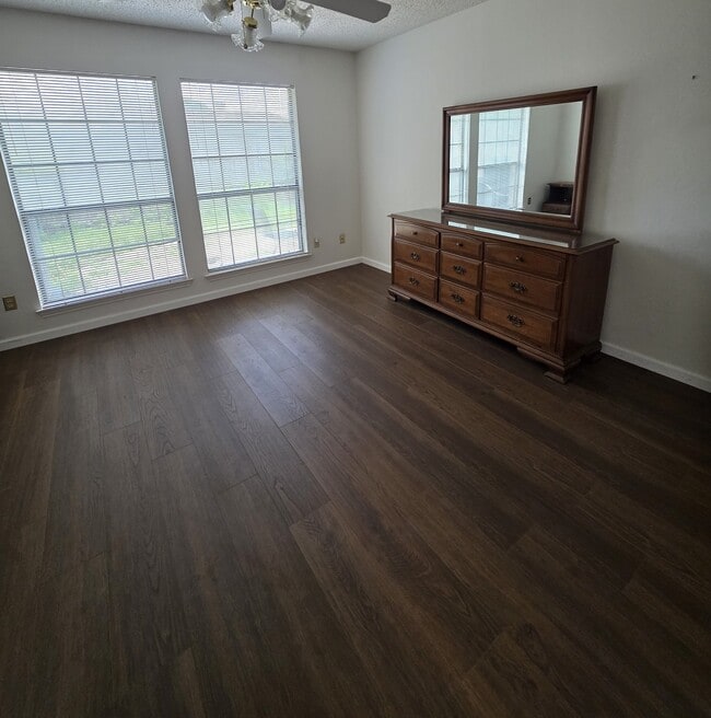 Building Photo - 5411 Timber Green Dr