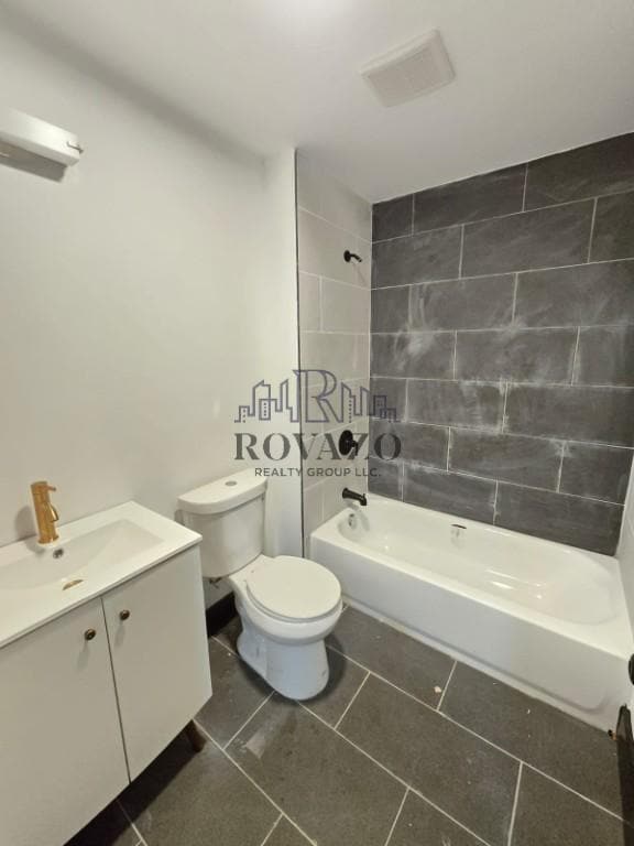 Building Photo - 11 Thomas St