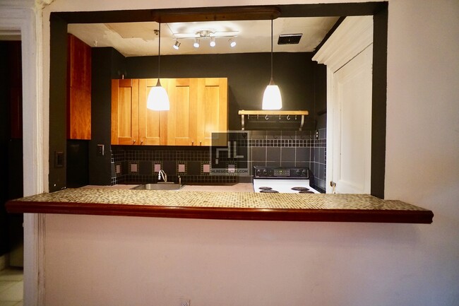 Building Photo - Historic One Bedroom in Prime Crown Heights