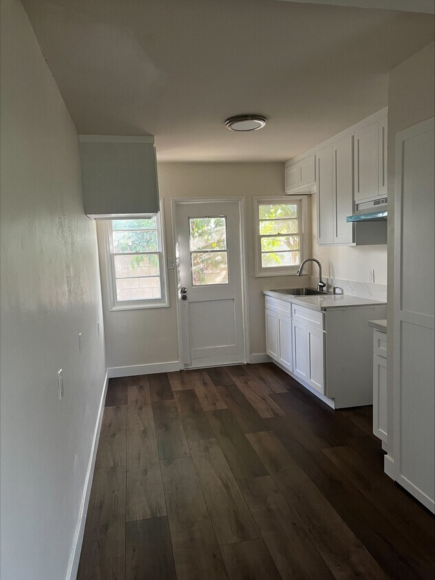 Foto del edificio - 7722 Pickering Ave