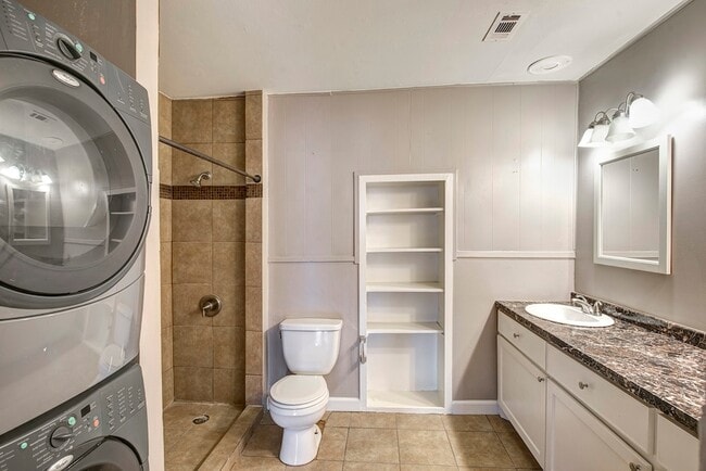 Foto del edificio - 1135 Woodland St