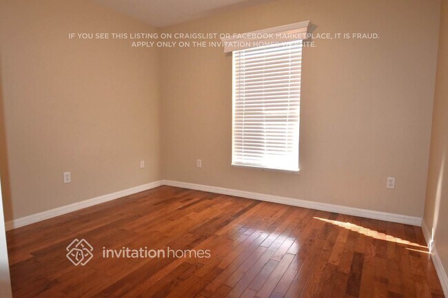 Building Photo - 5528 Oak Hollow Dr