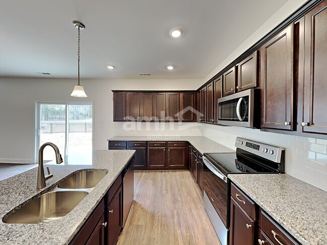 Foto del edificio - 1364 Lomond Dr