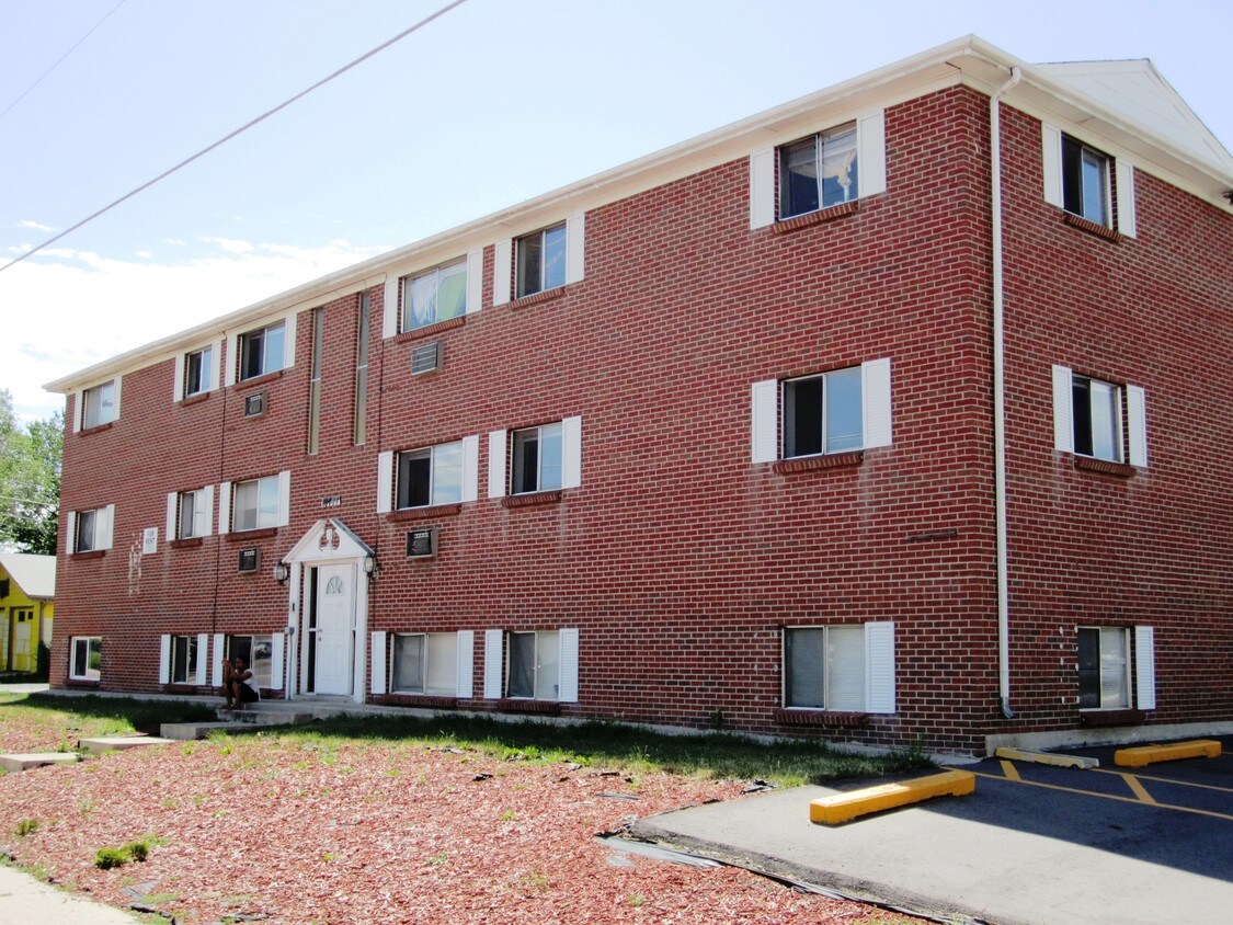 Primary Photo - 10444 E 14th Ave