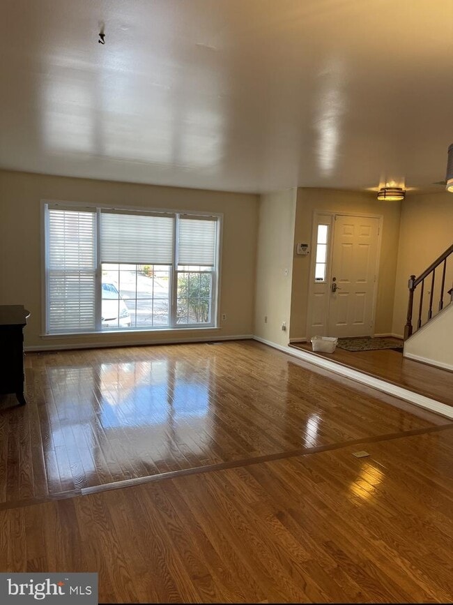 Building Photo - 8215 Southwater Ct