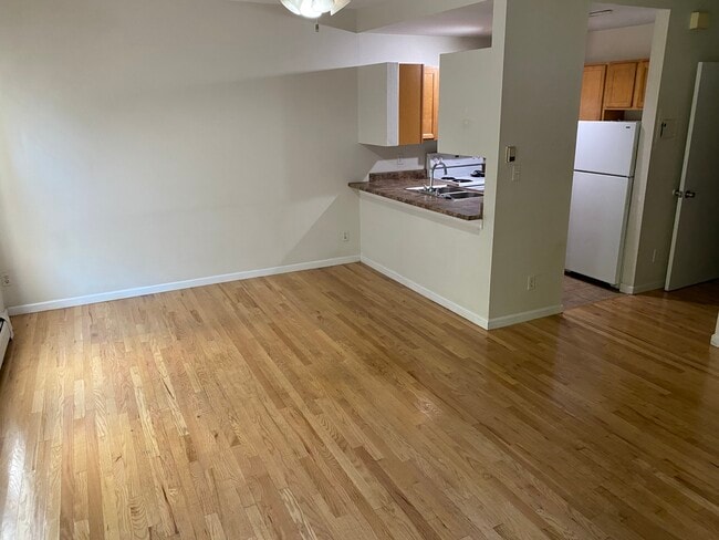 Building Photo - The Wolf Londoner Building