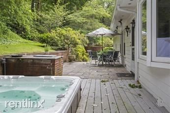 Primary Photo - 150 Buckminster Rd