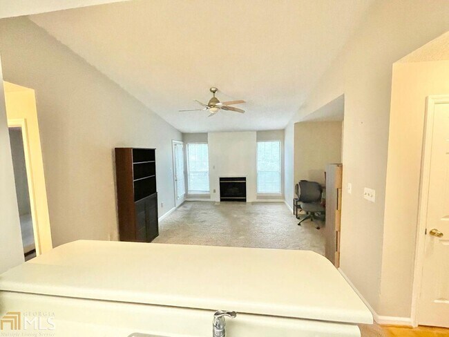 Building Photo - 423 Granville Ct