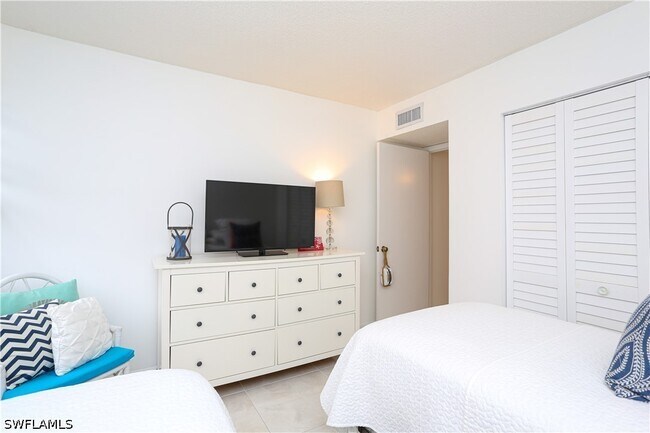 Building Photo - 1522 Mainsail Dr