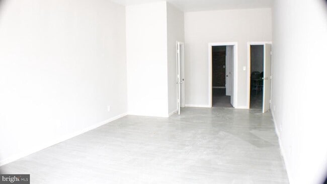Building Photo - 112 W Coal St