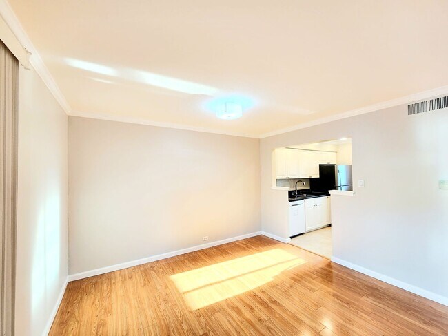 Foto del edificio - Meticulous townhome at The Admiralty